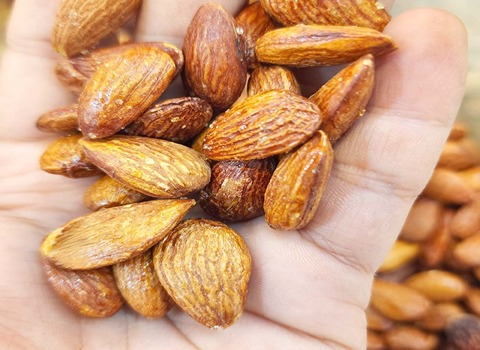 تصویر 3 از خرید بادام شور با پوست تازه و عالی با قیمت متناسب